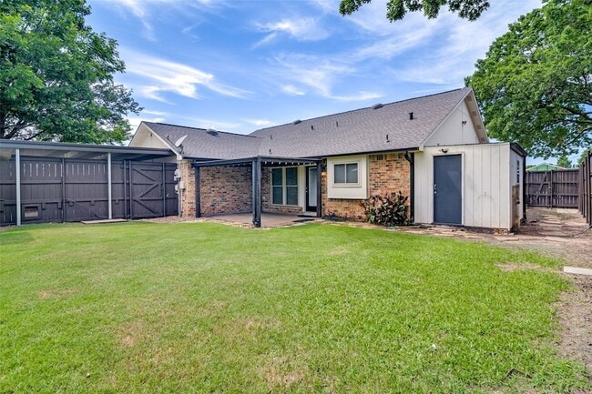 Building Photo - 4552 Fremont Ln
