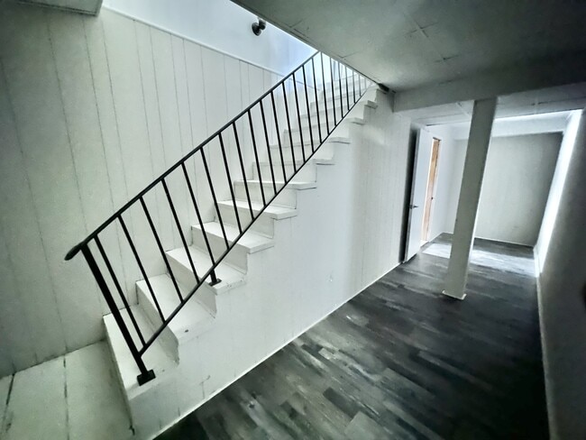 Building Photo - 2805 2nd Pl NW