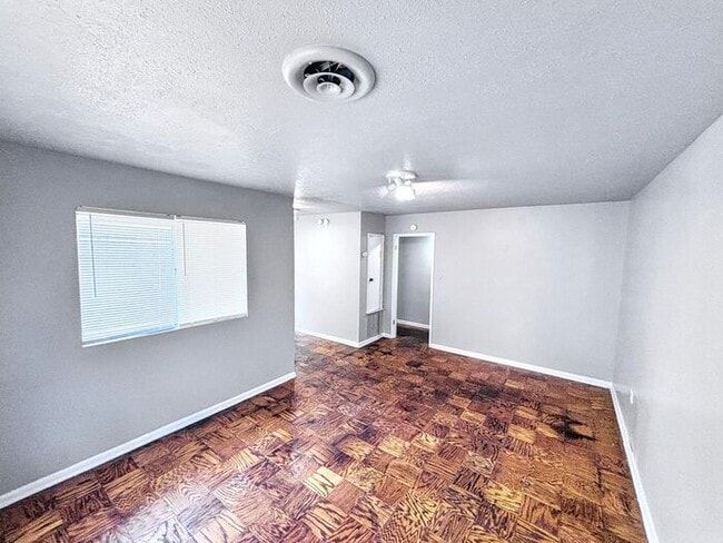 Building Photo - 3018 Meadow Forest Dr