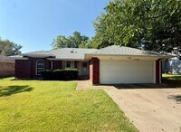 Building Photo - 313 Bowie St