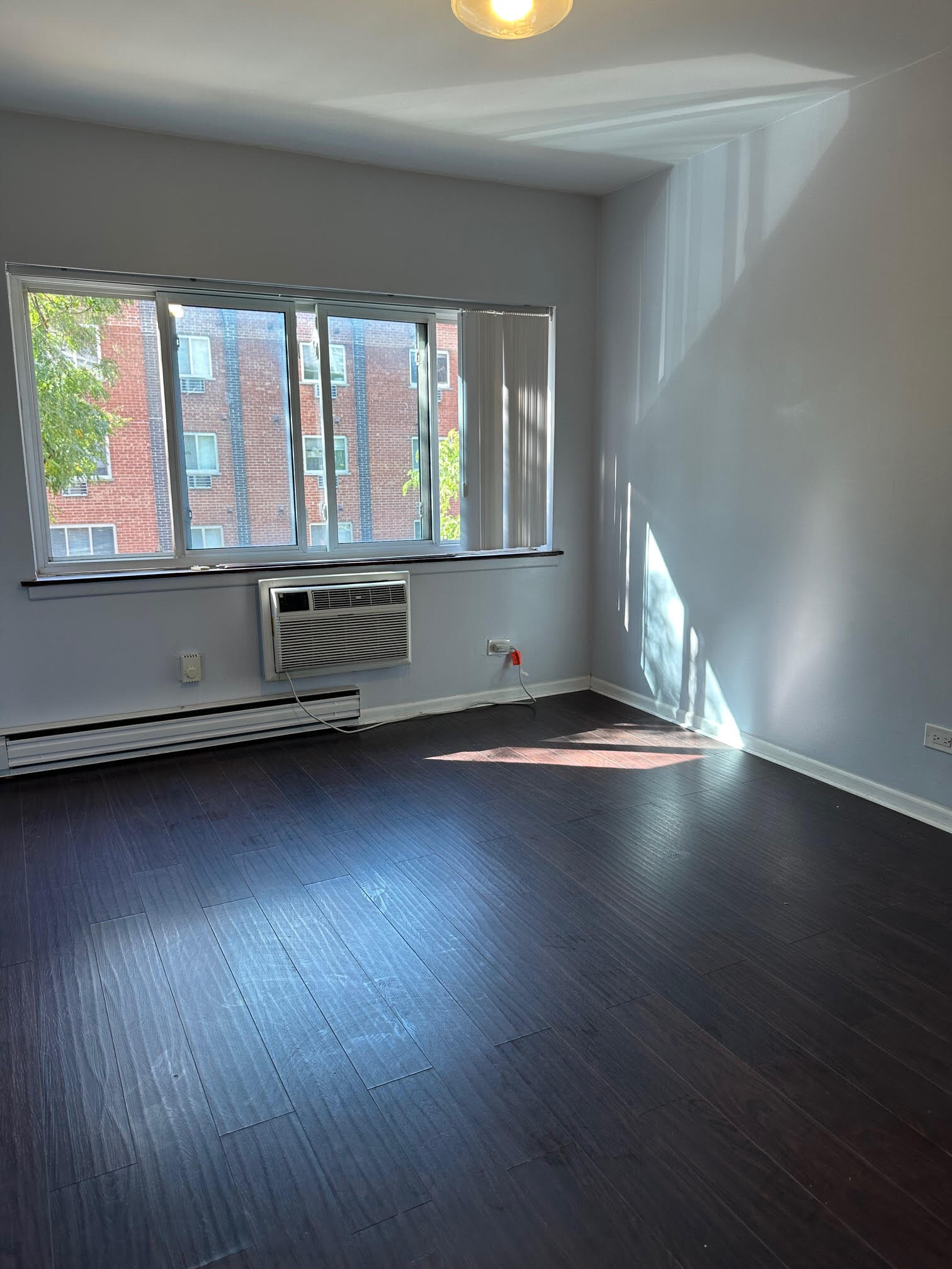 Building Photo - 3825 N Pine Grove Ave