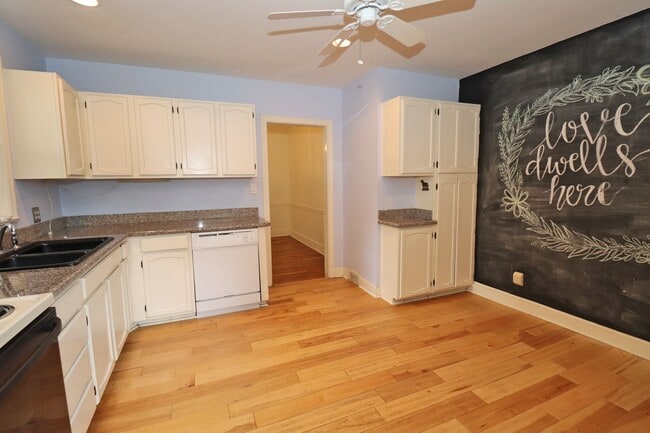 Building Photo - 2716 Heyward St