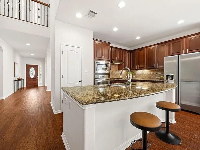 Building Photo - 703 S Frontier Ln