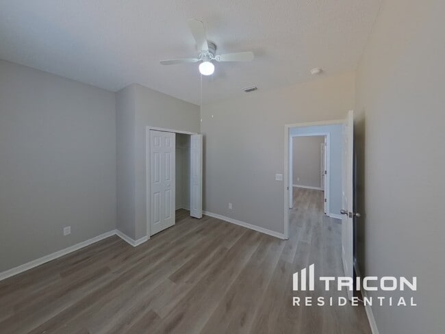 Building Photo - 906 Grand Canyon Dr