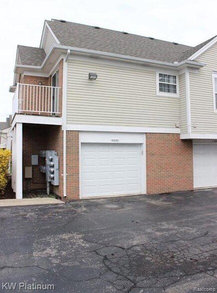 Building Photo - 16632 Glenmoor Blvd