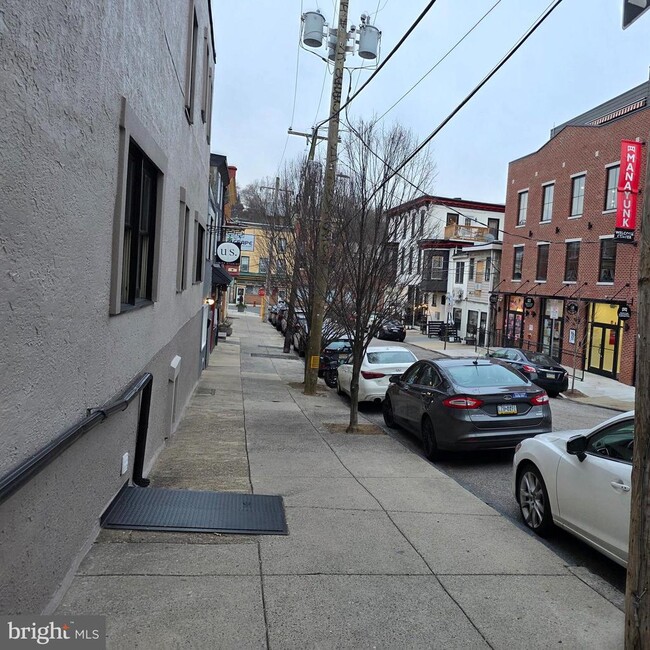 Building Photo - 4338 Cresson St