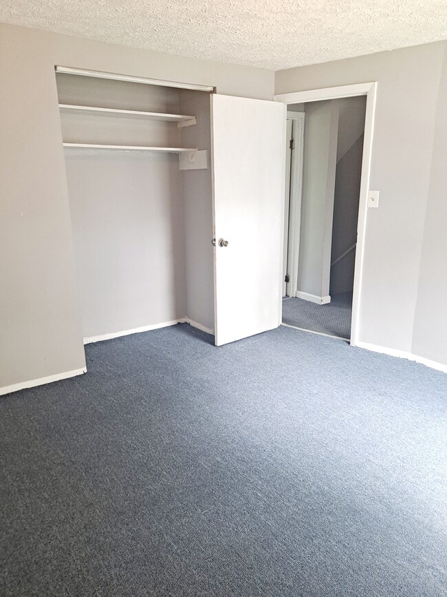 Building Photo - 9042 Maple Grove Rd