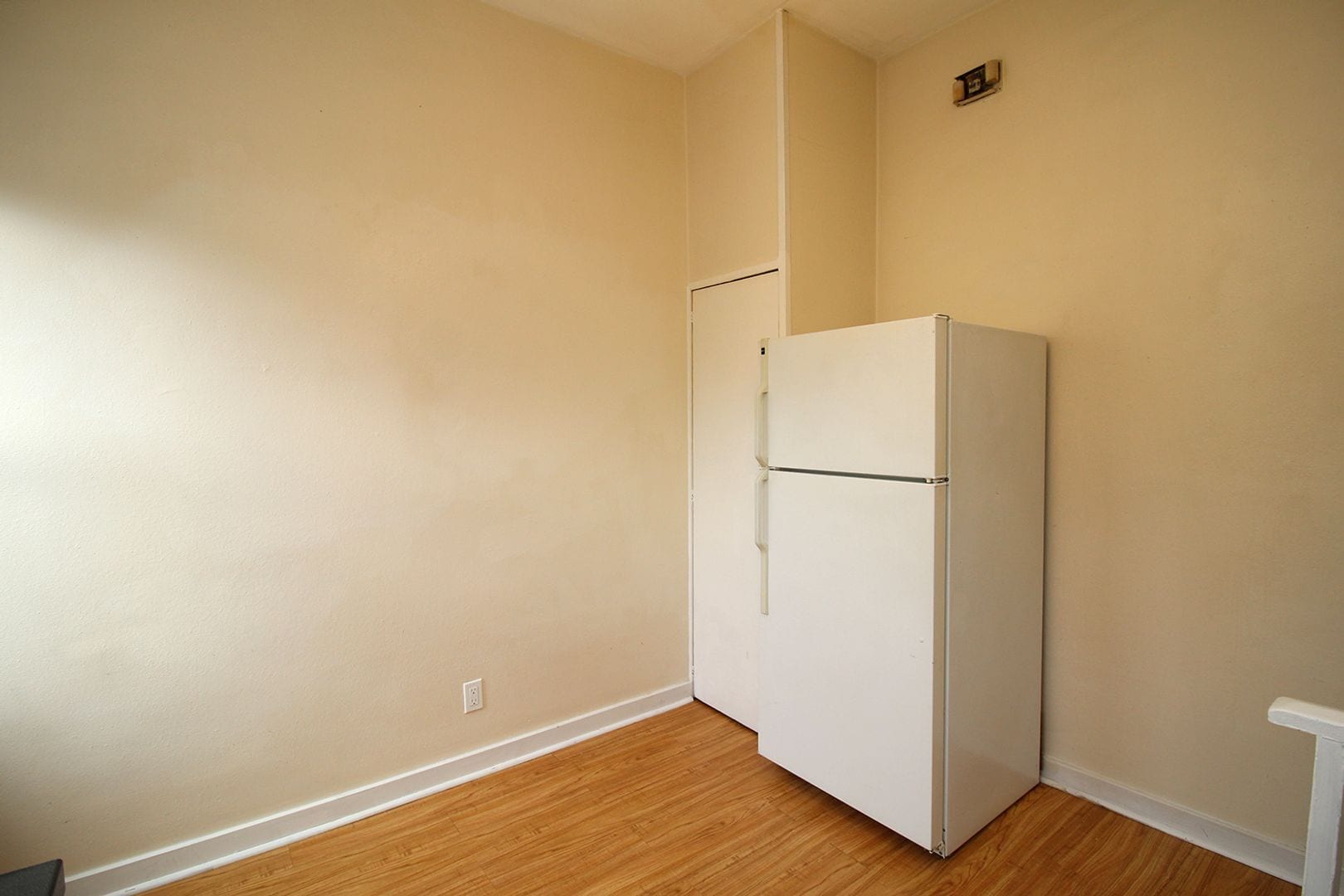 Building Photo - 7630 SE Woodstock Blvd