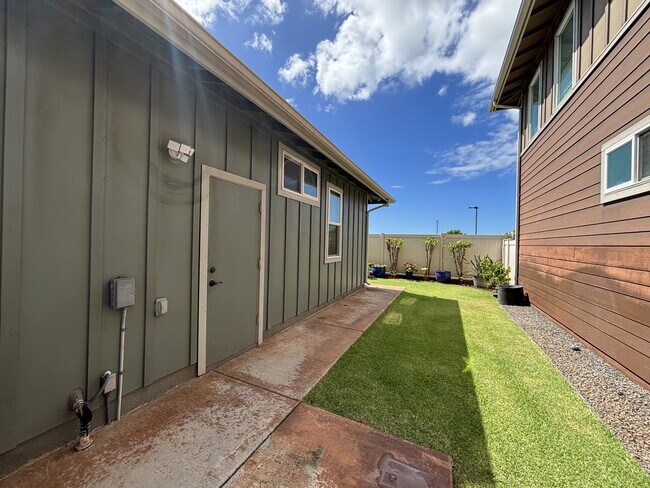 Building Photo - 91-1132 H'ili'ili Pl