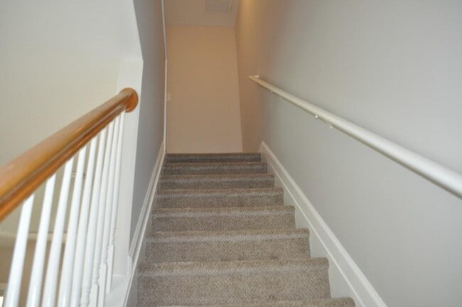 Building Photo - 940 Prestwyck Ct