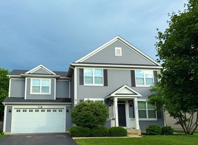 Primary Photo - 738 Spires Dr