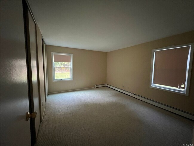 Building Photo - 29 Springmeadow Dr