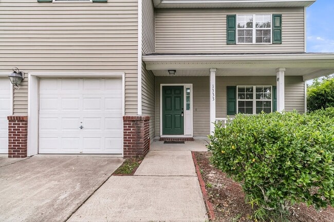 Building Photo - Recently Updated 4 bedroom 2.5 bathroom two story home available in Ladson!