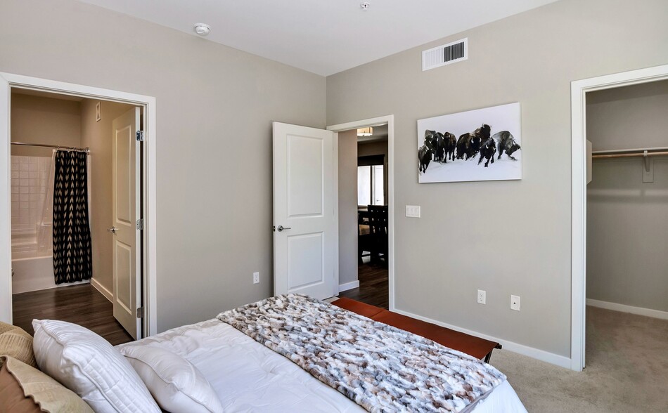 Master bedroom - The Premiere at Dana Park