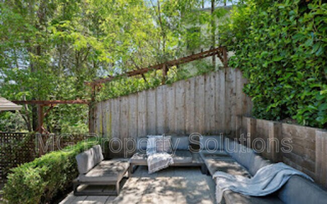 Building Photo - 1405 San Anselmo Ave