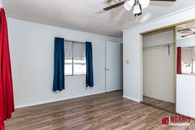 Building Photo - Manufactured home with NO HOA and Plenty of Space