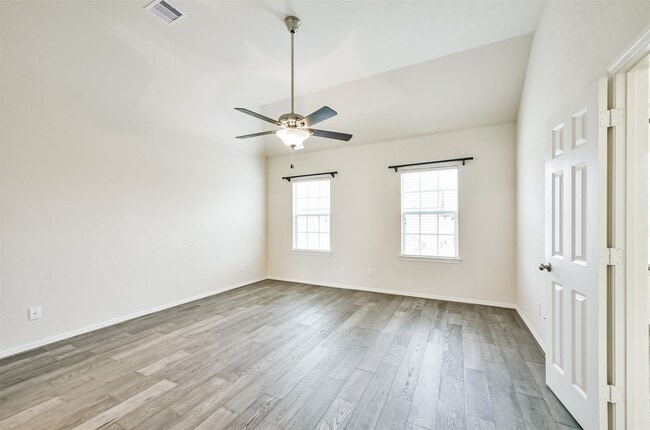 Building Photo - 1504 Peyton Oaks Pl