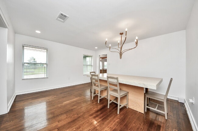 Building Photo - Luxury Living Meets Modern Elegance in the Heart of Houston