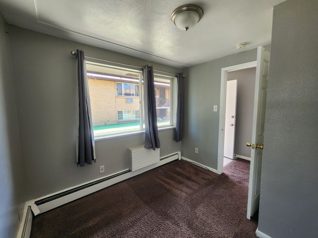 Building Photo - 1753 Clinton St