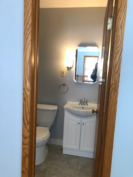 Building Photo - 307 4th St E