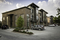 Building Photo - 333 E Boyd Dr