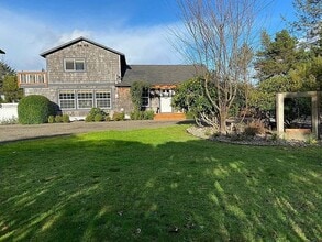 Building Photo - Stunning Designer Coastal Retreat | Fully Renovated Luxury Home in Ocean Park
