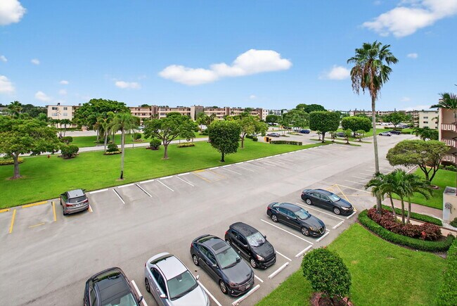 Building Photo - 4003 Wolverton E