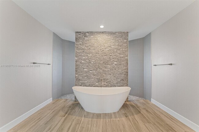 Building Photo - 4609 SW Pearl St