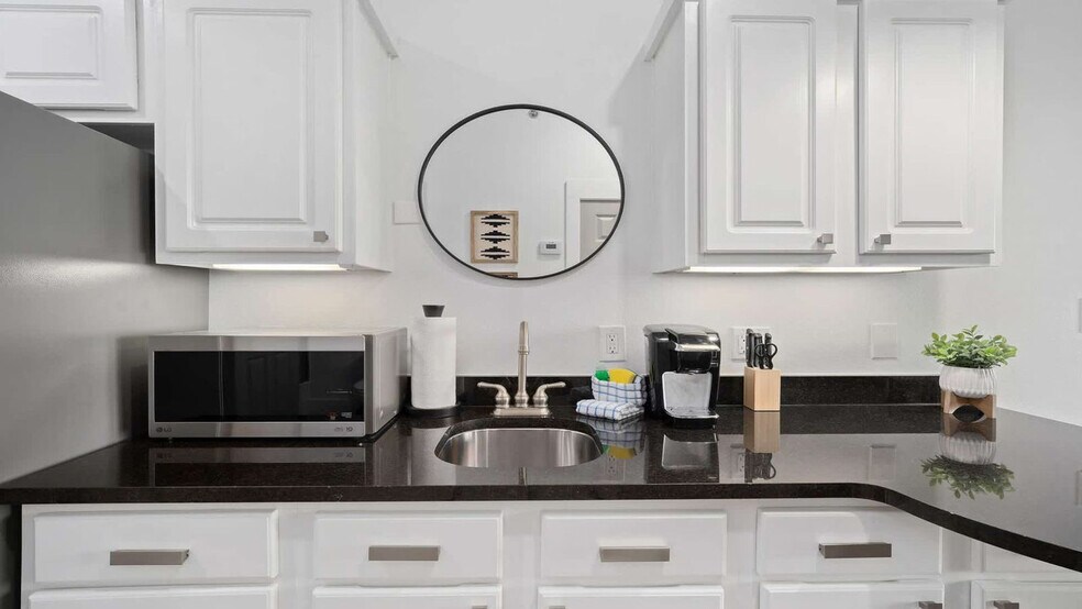 Building Photo - 9955 E County Hwy 30A