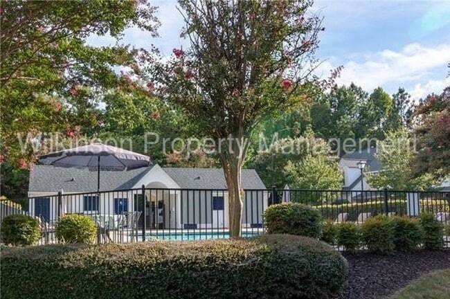 Building Photo - Gorgeous 2Bd/2.5 Bth Townhome in Ballantyne