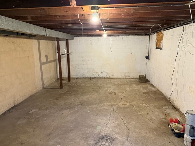 Building Photo - 309.5 S Van Doren St