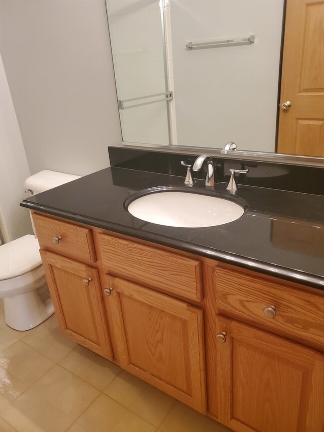 Building Photo - 1236 Brookdale Dr