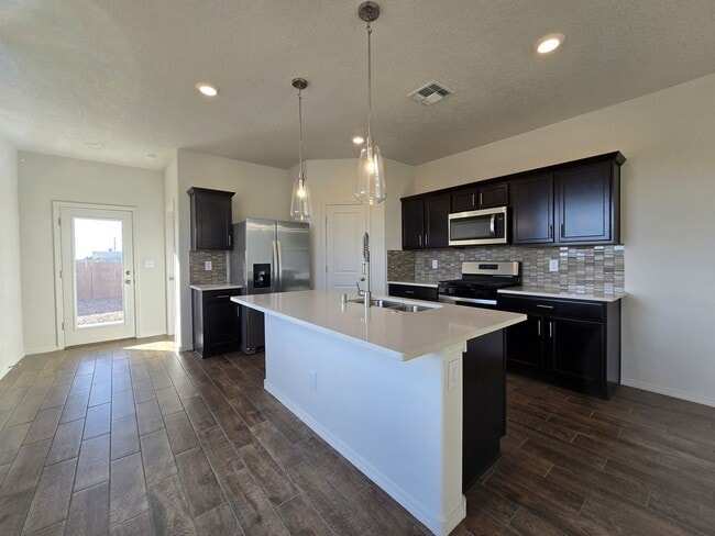 Building Photo - 3850 Chitalpa