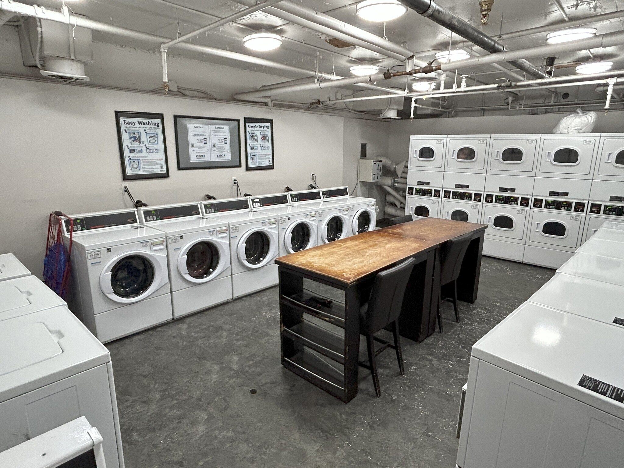 Larger Laundry Room - 1440 Veteran Ave