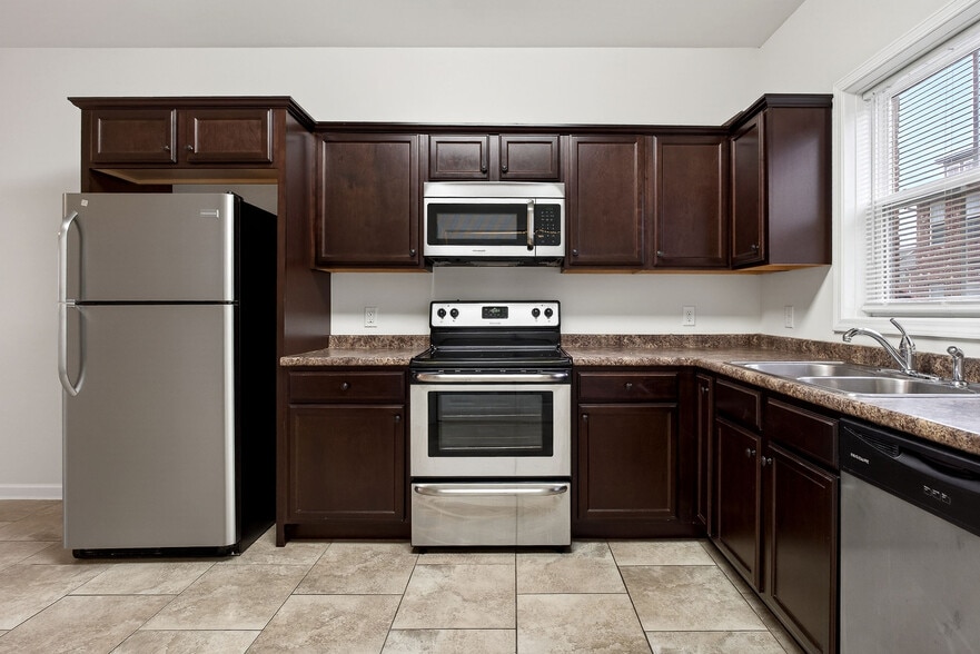 Building Photo - 117 Charlotte Dr