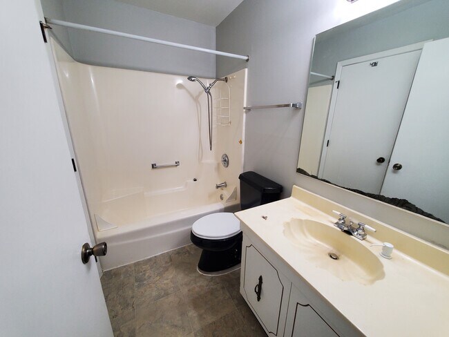 Building Photo - 4572 Provincetown Dr