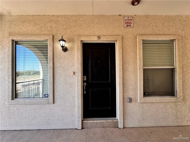 Building Photo - 25 Keeton Ave E