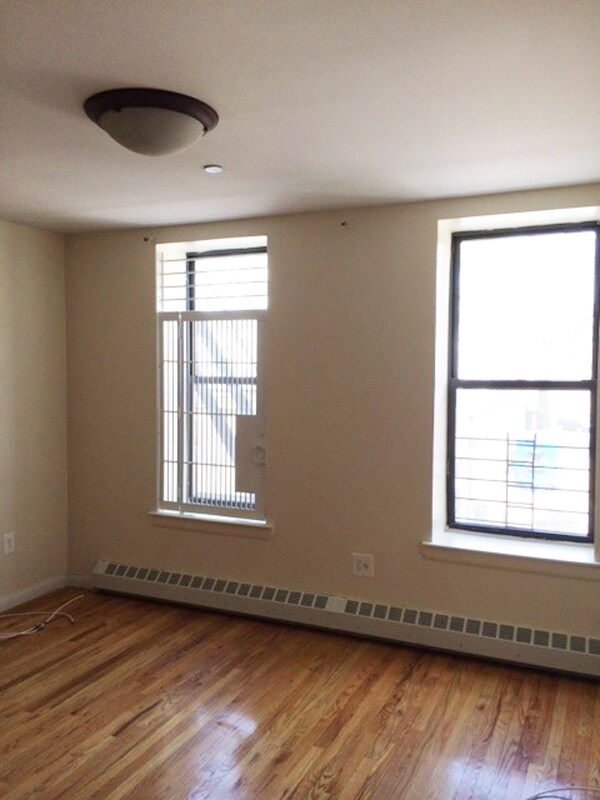 Living Area - Sumpter Marcus