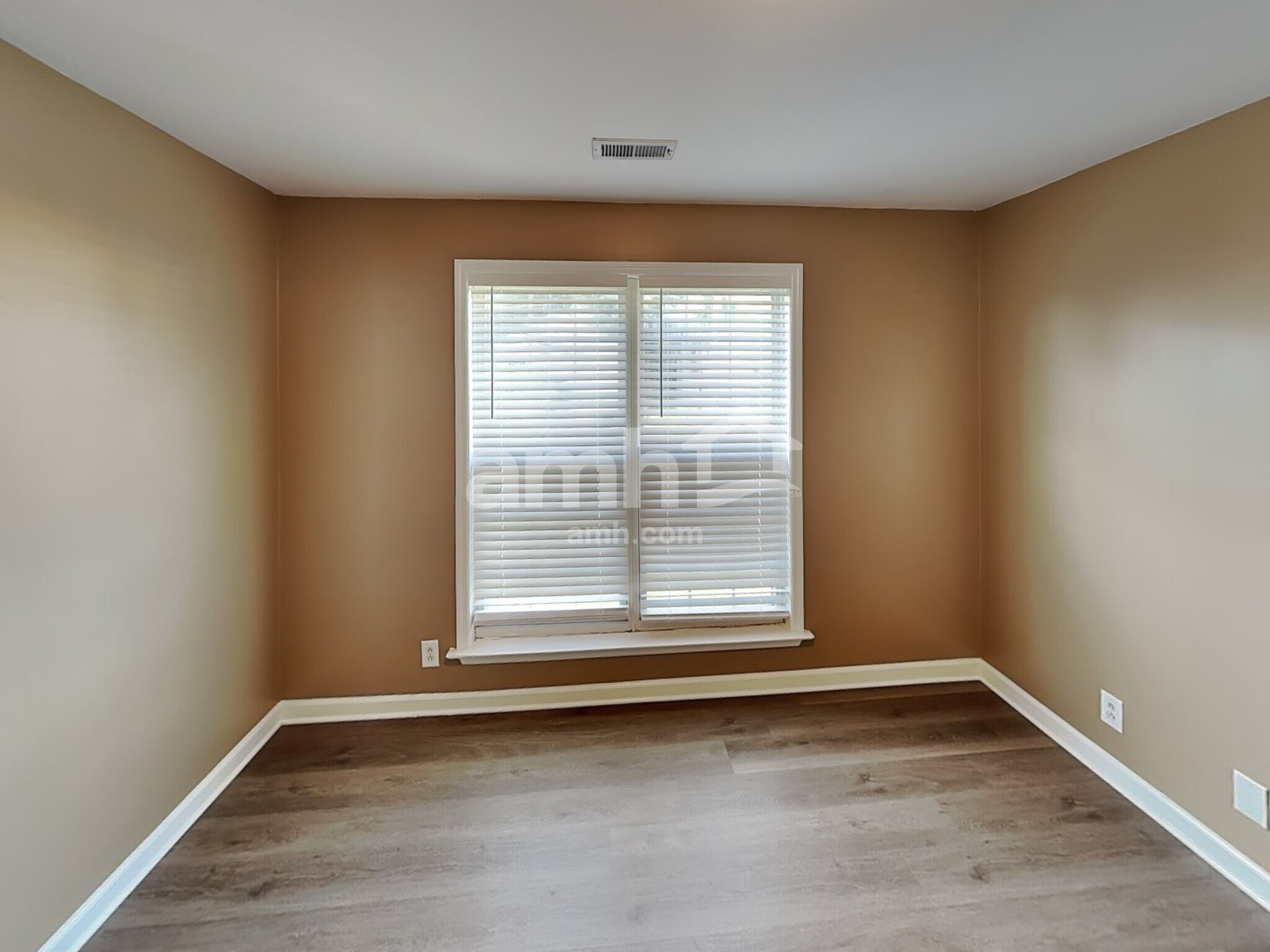 Building Photo - 705 Milbridge Ct