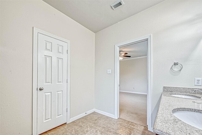 Building Photo - 5526 Hazel Berry Way