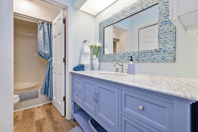 Building Photo - 3015 Old Bryan Dr