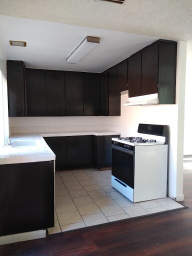 Building Photo - 9009 Tobias Ave