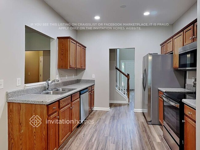 Building Photo - 147 Hawthorn Dr