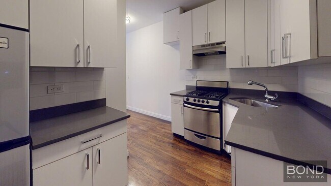 Building Photo - 151 Mott St