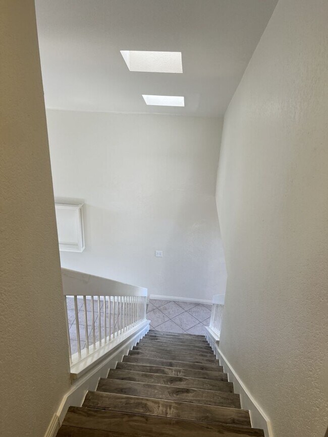 Building Photo - 1772 Corta Cresta