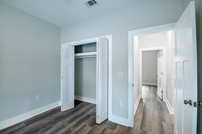 Building Photo - 102 Clearing Way