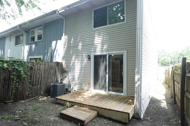 Building Photo - 2021 Berkshire Cir