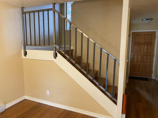 Building Photo - 73 Ace Ct