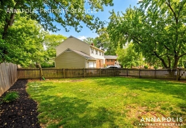 Building Photo - 552 Benforest Dr