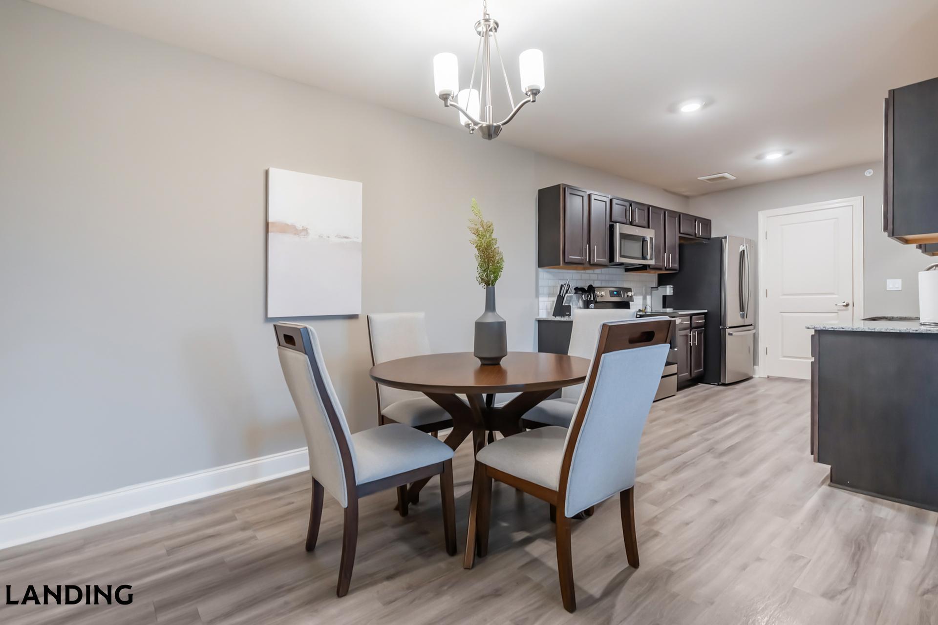 Building Photo - 305 Laredo Dr